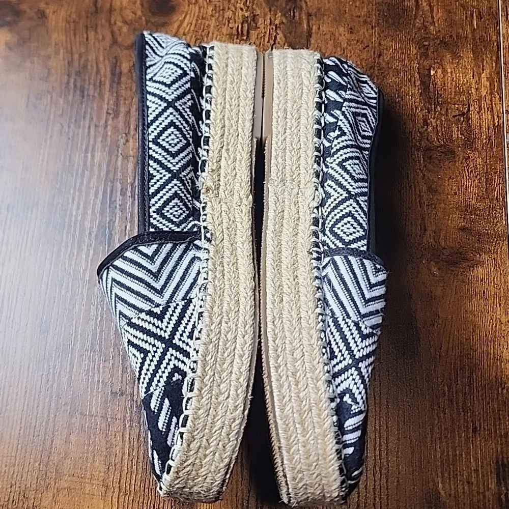 GIANNI BINI | Black White BruxieTwo Tribal Aztec Espadrille Platform Flats | 9.5